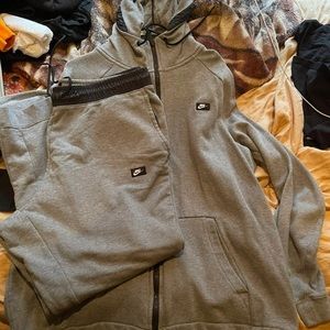 Nike sweatsuit